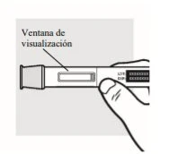 Una mano tiene un dispositivo medico orizzontale con una finestra di visualizzazione centrale e indicatori di scadenza sulla destra