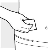 Disegno lineare di una mano che preme un tampone quadrato sulla pelle dell'addome