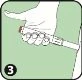 Una mano impugna una penna iniettiva bianca su sfondo verde con il numero 3 in un cerchio nero in basso a sinistra