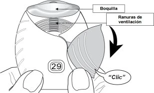 Diagramma di un dispositivo medico con etichette Boquilla e Ranuras de ventilación, una freccia nera e la scritta Clic vicino alle dita