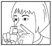 Disegno lineare di una persona che utilizza uno spray nasale tenendo il flacone con una mano e premendo il naso con l'indice dell'altra