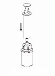 Diagramma tecnico che mostra un pistone di siringa che viene spinto verso il basso con una freccia nera per aspirare liquido da un flacone