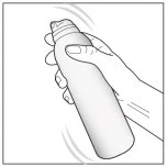 Una mano impugna verticalmente un flacone spray per spruzzare il contenuto verso l'