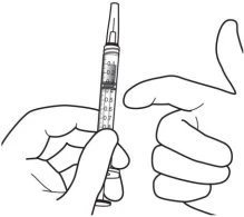 Disegno lineare di due mani che tengono una siringa graduata in posizione verticale per la preparazione del dosaggio del farmaco