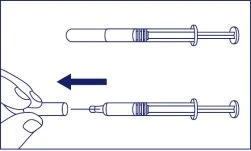 Schema tecnico che mostra una mano che sposta una fiala verso la siringa, collegandole tramite una freccia blu direzionale