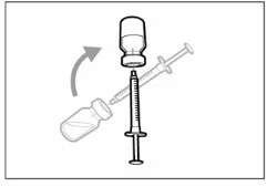 Disegno tecnico che mostra una siringa con ago inserito in un flaconcino di vetro e una freccia curva che indica il movimento di rotazione verso l