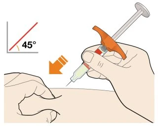 Una mano impugna una siringa per inserirla nella pelle con un angolo di 45 gradi indicato da un grafico e una freccia arancione