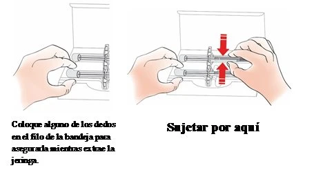 Due illustrazioni mostrano mani che tengono un contenitore con una siringa, con frecce rosse che indicano dove afferrare per estrarla in sicurezza