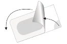 Diagramma che mostra una linguetta di materiale bianco sollevata e ripiegata verso il basso, indicata da due frecce curve nere