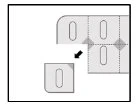 Diagramma che mostra come separare un blister di pillole piegando lungo le linee tratteggiate per rimuovere una singola dose indicata dalla freccia