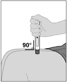 Una mano impugna una penna iniettiva posizionandola verticalmente a 90 gradi sulla parte superiore del gluteo o della coscia