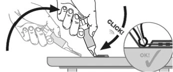 Disegno tecnico che mostra le fasi di utilizzo di un dispositivo medico con mani che lo impugnano, frecce di movimento e un cerchio con segno di spunta OK