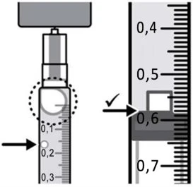 Diagramma medico che mostra due scale graduate con frecce che indicano i livelli di dosaggio a 0,15 e 0,6 millilitri