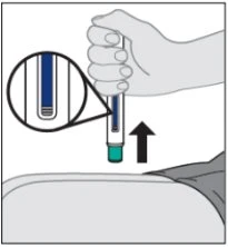 A hand holding an injection pen vertically above the thigh with a black arrow indicating the movement toward the