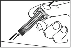 Two hands holding a syringe with black arrows indicating the direction of rotation or movement toward the end