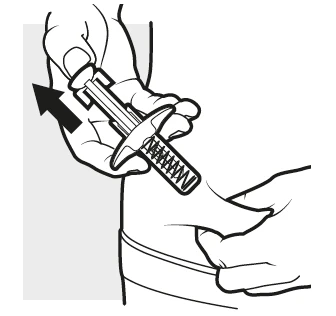 Dibujo técnico de manos sosteniendo un dispositivo médico de resorte con una flecha negra que indica el movimiento de tracción hacia la