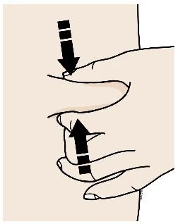Dibujo esquemático de una mano que pellizca la piel con los dedos, indicado por dos flechas negras que apuntan hacia el