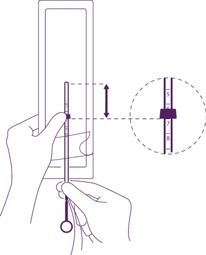 Medical diagram showing two hands holding a syringe with a circular magnification of the graduated scale between numbers 5 and 8