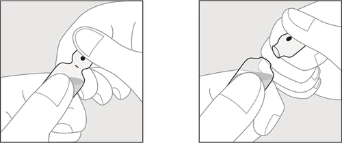 Dos dibujos lineales muestran manos sosteniendo y manipulando un pequeño recipiente médico para preparar el medicamento
