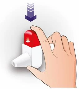 Una mano presiona el botón rojo de un dispositivo médico blanco, con una flecha azul que apunta hacia abajo indicando la dirección de la presión