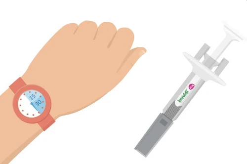 Ilustración de un brazo con un reloj digital rojo que marca las 15:30 junto a una jeringa gris con etiqueta rosa y texto Imraldi