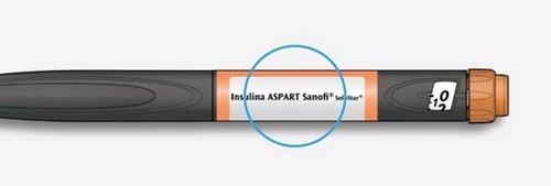 Чёрная и оранжевая ручка для инсулина с белой этикеткой и надписью Insulina ASPART Sanofi SoloStar, синий круг выделяет текст