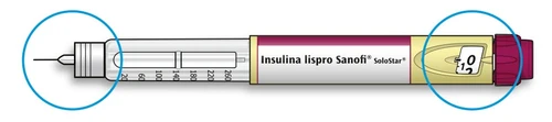Pluma para insulina Sanofi SoloStar con aguja a la izquierda y selector de dosis ajustado en 12 unidades a la derecha, resaltados con círculos azules
