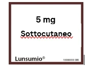 Texto con indicación 5 mg, Subcutáneo subrayado con una línea roja ondulada y nombre del medicamento Lunsumio sobre fondo blanco con borde marrón
