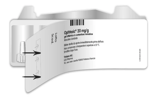 Envase blanco de gel oftálmico Ophtesic 20 mg/g con indicaciones sobre lote, fecha de caducidad y productor LDG Pharma sobre fondo claro