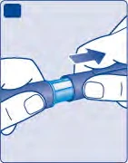 Dos manos sostienen y giran un dispositivo médico cilíndrico azul y blanco hacia la derecha indicado por una flecha azul gruesa