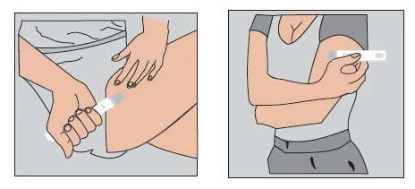 Dwie ilustracje przedstawiają dłoń wstrzykującą lek do uda oraz osobę trzymającą pióro iniekcyjne przy zgiętym ramieniu