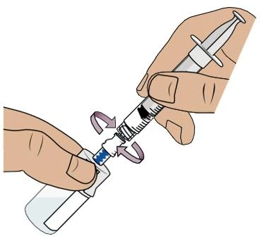 Dos manos manipulan una jeringa y un frasco de vidrio para la extracción del medicamento con flechas que indican el movimiento de rotación