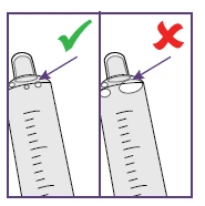 Comparison of two syringes: on the left a green checkmark indicates small air bubbles present