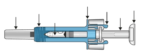 Diagrama técnico de una jeringa con flechas negras que indican las diferentes partes del dispositivo médico azul y transparente