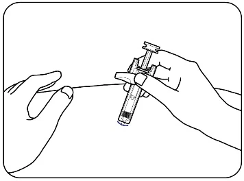 Dibujo lineal en blanco y negro de dos manos que sostienen una pluma inyectora para administrar el medicamento sobre la superficie de la piel del cuerpo