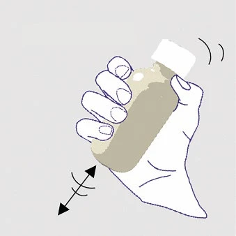 Una mano agita un frasco de medicamento de un lado a otro como indican las flechas negras y las líneas de movimiento