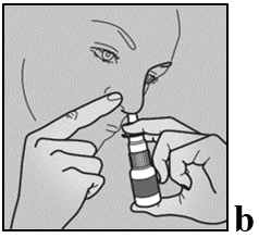 Disegno che ritrae una donna che tiene una piccola bottiglietta con gocce e inserisce un contagocce nel naso per l'applicazione del farmaco