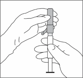 Dos manos sujetan verticalmente un bolígrafo blanco para inyección, una mano sostiene la parte superior del dispositivo y la otra estabiliza la parte inferior de la carcasa