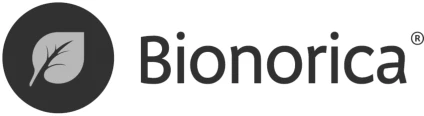 Logo del marchio Bionorica con un cerchio nero contenente un simbolo della foglia grigia accanto al nome scuro Bionorica con il simbolo del marchio registrato