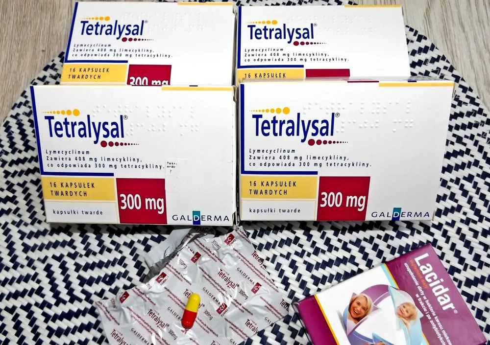 Tetralysal capsules, hard