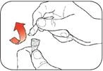 Una mano desenrosca la tapa de una ampolla, mostrando la dirección del giro con una flecha roja, mientras la otra mano sostiene la ampolla para abrirla