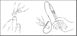 Las manos abren un frasco de medicamento, luego introducen la aguja de la pluma inyectable para aspirar la solución, tras lo cual la pluma está lista para la inyección